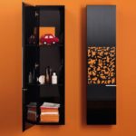 Узкий шкаф пенал — оптимальное решение для маленькой комнаты